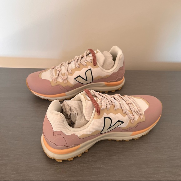 Veja Fitz Roy Trek Shell Sneakers in Gravel Pierre - Picture 5 of 10